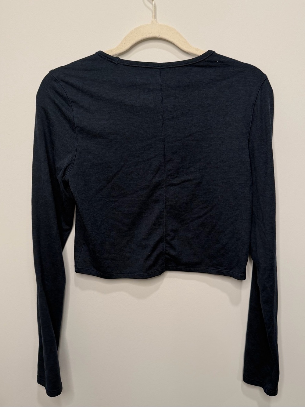 Girlfriend Collective Navy Blue Long Sleeve Cropped Athletic Top Womens Size M - Picture 3 of 3